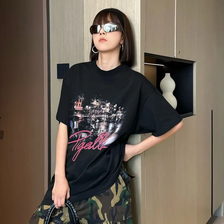 维多利亚高版本25时尚新款城市夜景夏季印花短袖宽松宽松短袖T恤