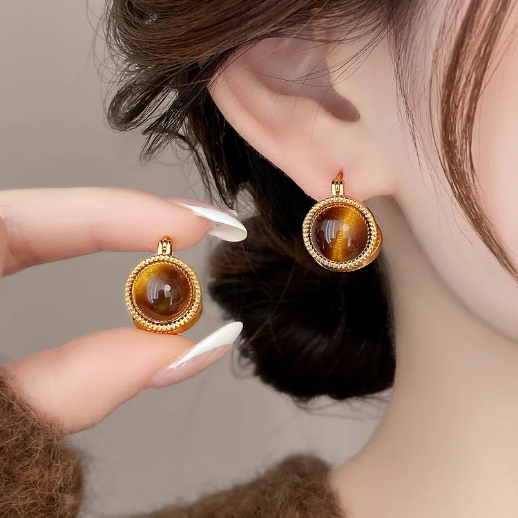 铜合金耳饰 秋冬咖色耳扣耳环女精致小巧轻奢高级耳钉美拉德耳饰