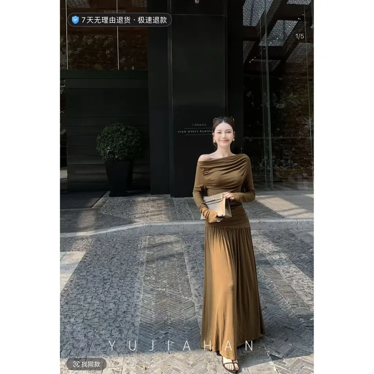 设计感褶皱长袖T恤套装轻熟小众氛围感裙两件套纯痞帅炸街风女装
