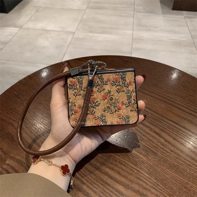 适用华为Pura X典藏版手机壳折叠屏复古棕皮纹小红花高级女保护套