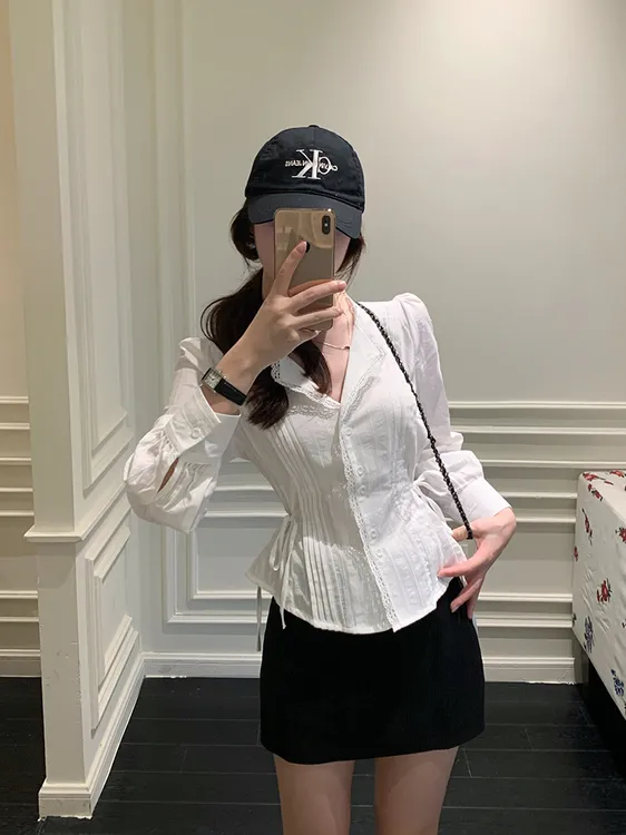 韩系精致蕾丝花边打褶收腰衬衫法式翻领透气休闲百搭显瘦长袖上衣
