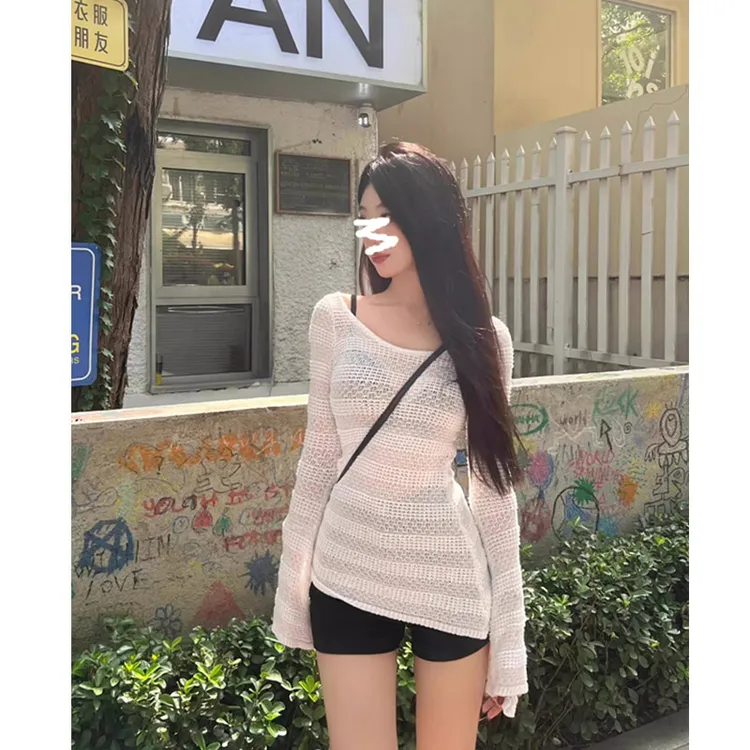 白色镂空防晒外搭罩衫夏季薄款高级感宽松叠穿喇叭袖冰丝针织上衣