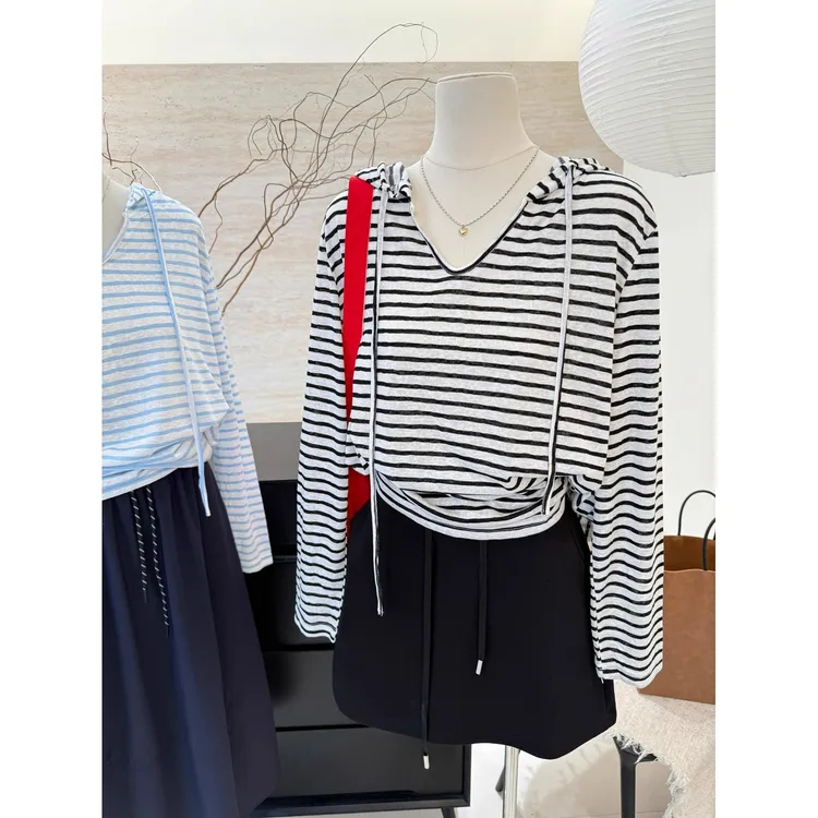 大码女装胖mm300斤夏季韩系时尚条纹连帽宽松大版防晒衫薄款T恤女