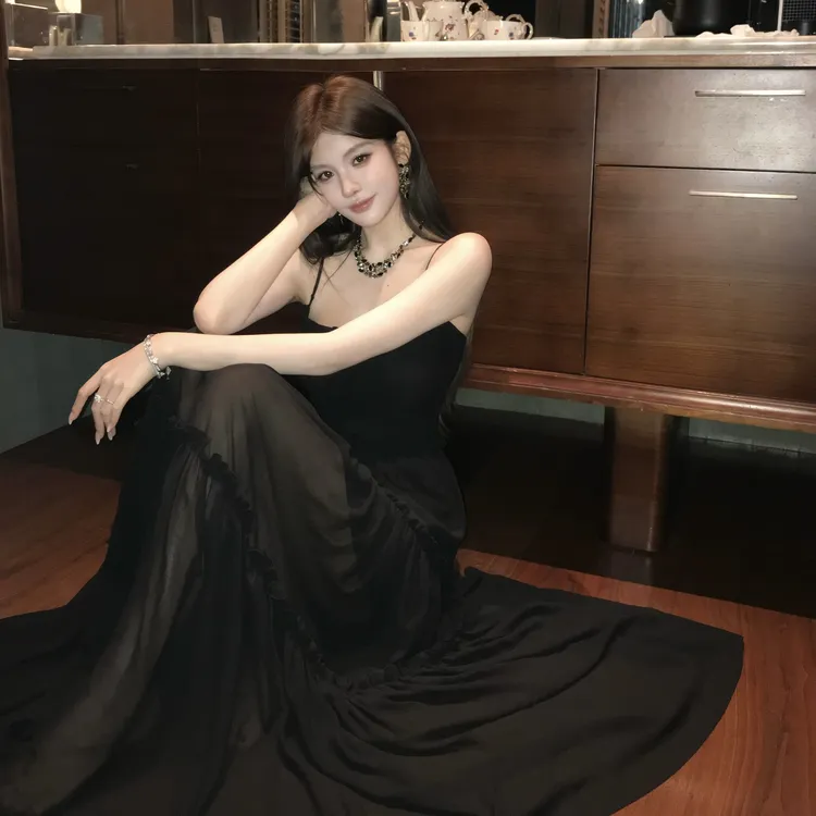 FAY【梦幻纱裙】轻奢多层显瘦若隐若现微透吊带精奢风黑色连衣裙女