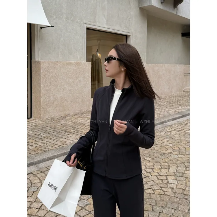 Lu家【格调派对】”Y绒蛋白”极简设计感显瘦立领拉链运动卫衣25342