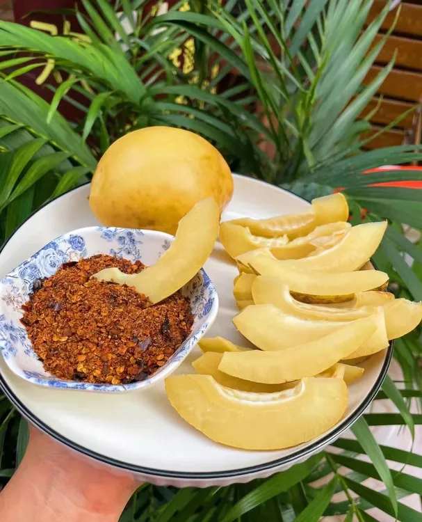 云南大理泡酸木瓜纯酸无甜可送辣椒面