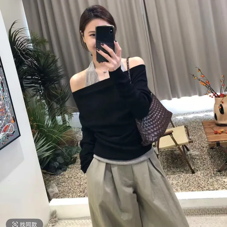 法式松弛感慵懒斜肩假两件挂脖背心2025时尚显瘦毛衣氛围感气质女