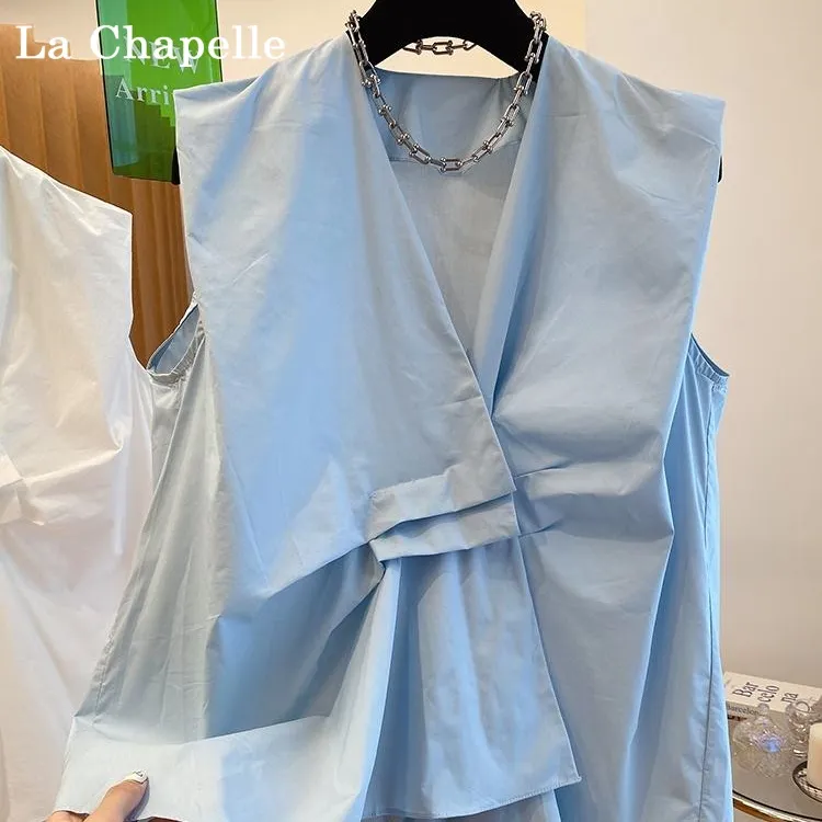 拉夏贝尔设计感小众蓝色V领衬衫女新款夏季宽松别致独特无袖上衣