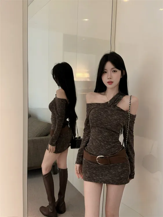 2025秋冬季新款纯欲风辣妹女人味挂脖收腰短款长袖连衣裙女配腰带