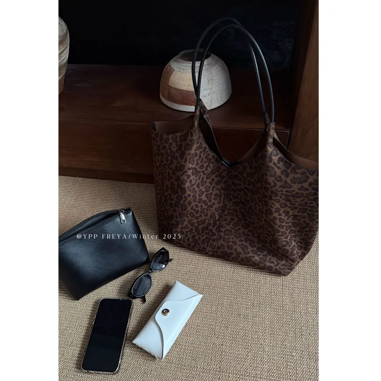 YPP！设计感显瘦气质手提腋下高级感大容量单间托特包