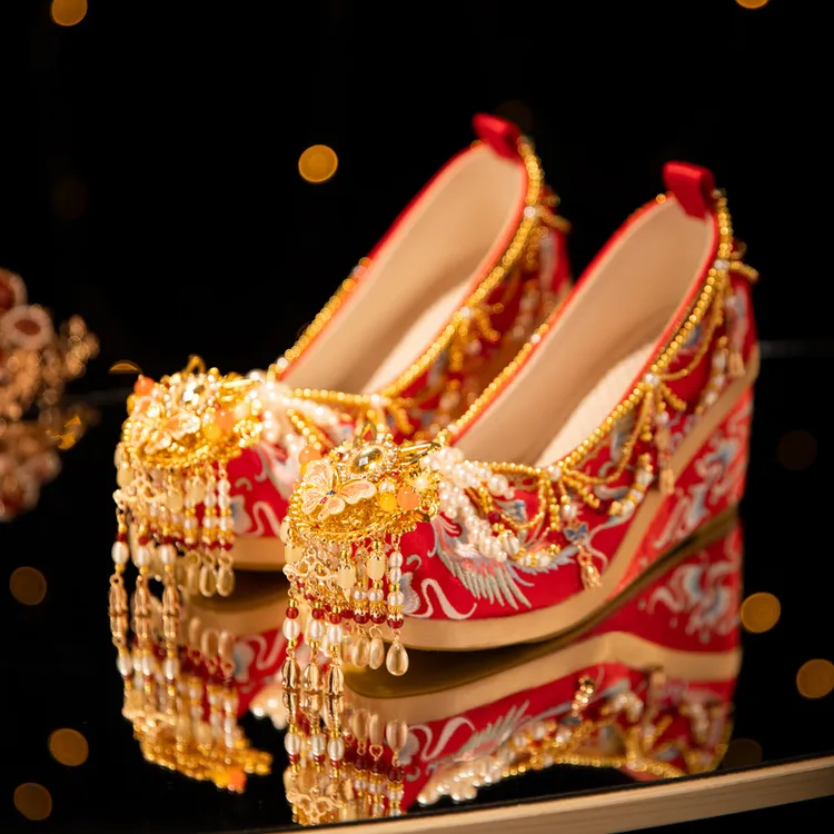 原创新娘复古秀禾红色婚鞋绣花鞋中式婚礼古典传统汉服鞋新娘鞋