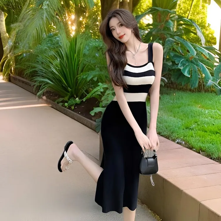 条纹针织撞色吊带连衣裙女装夏季中长款开叉收腰气质裙子显瘦时尚