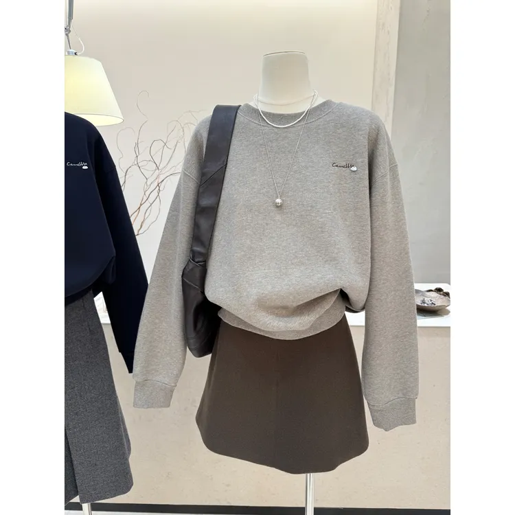 胖妹妹240斤大码圆领刺绣长袖加绒卫衣女秋冬款宽松显瘦百搭上衣