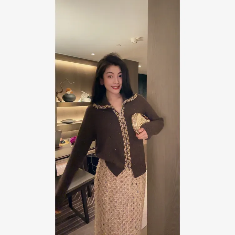 N.COU妮蔻25冬新款绵羊毛编织拼接设计感翻领软糯针织开衫DY10888