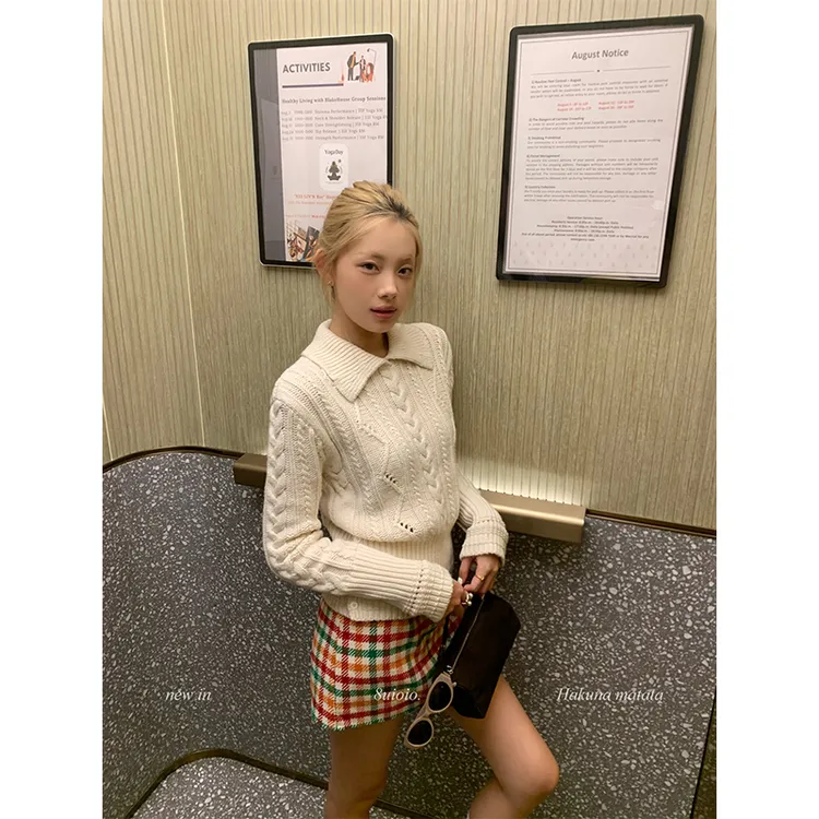 毛衣女早秋法式温柔风翻领针织软糯松弛感甜美风复古绞花长袖上衣