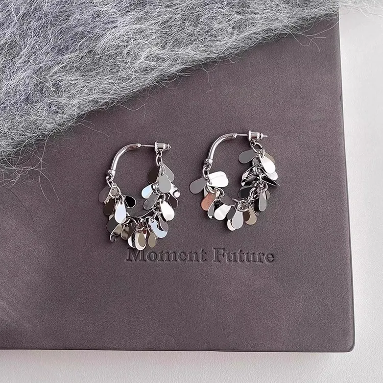 一款两戴银色麦穗流苏耳环小众设计方圆脸耳坠时尚气质高级感耳饰