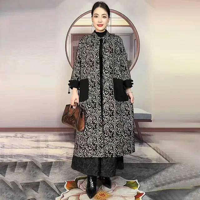 阔太太秋冬新款长款羊毛大衣外套气质减龄宽松中老年妈妈过膝风衣
