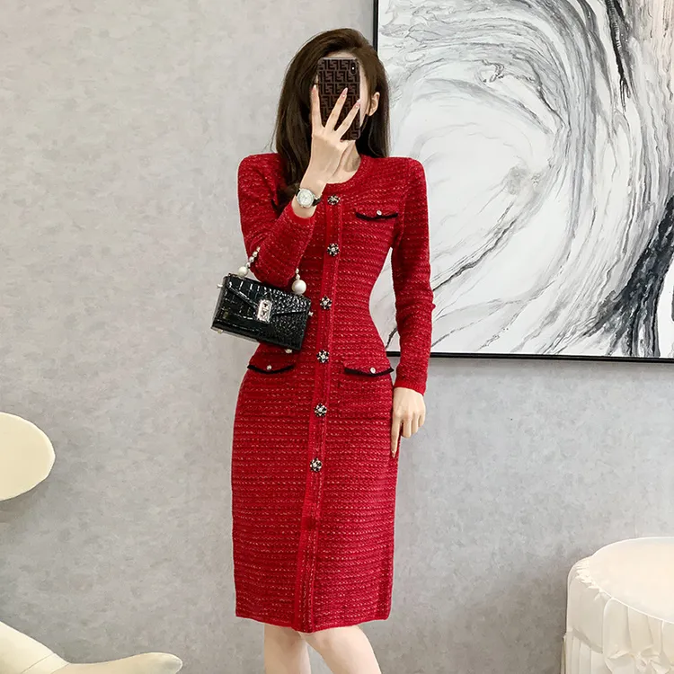 名媛小香风过膝长款连衣裙女2024秋冬季新款长袖打底包臀毛衣裙子