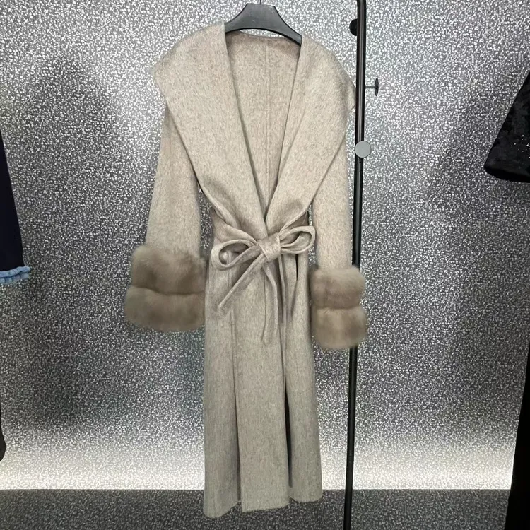 新款双面呢连帽卡其色大衣女士袖口毛领宽松版型长款外套