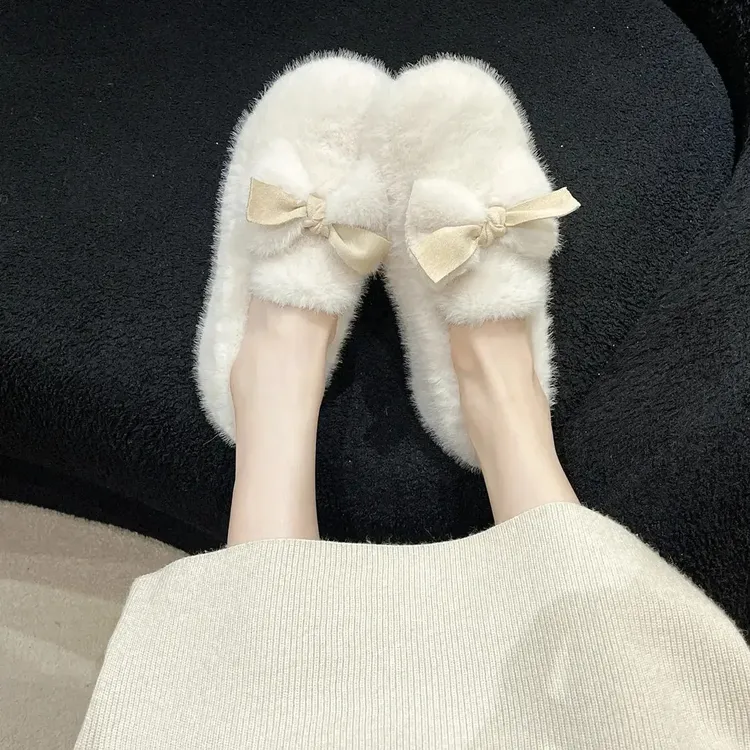 高颜值豆豆鞋女秋冬外穿加绒保暖毛绒鞋2025新款百搭平底毛毛鞋女