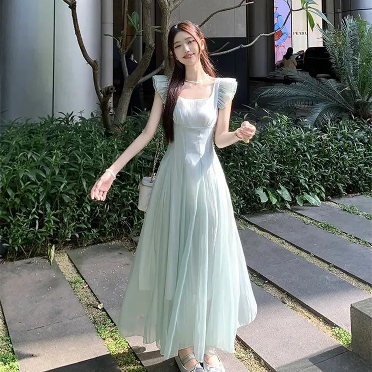 法式甜美方领小飞袖连衣裙女夏季度假风修身长裙温柔收腰a字裙子