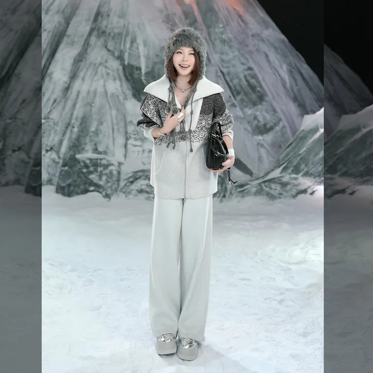 溶溶【璀璨星空】RONGRONG 高领撞色亮片慵懒氛围感针织套装 24S334