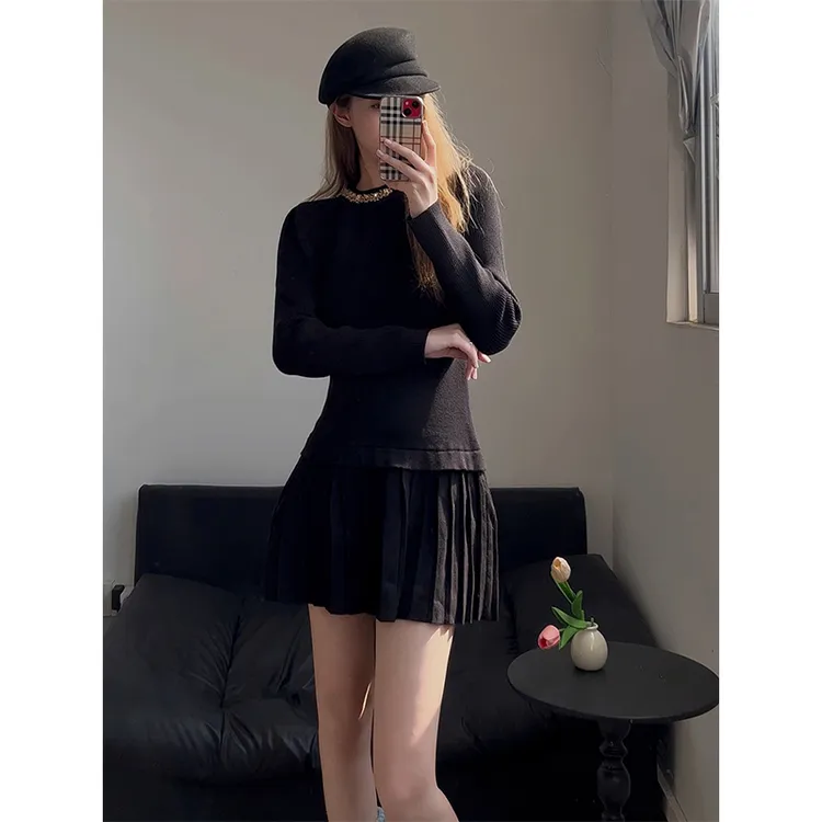 秋冬新款法式时尚气质设计感长袖拼接针织连衣裙修身显瘦百褶短裙