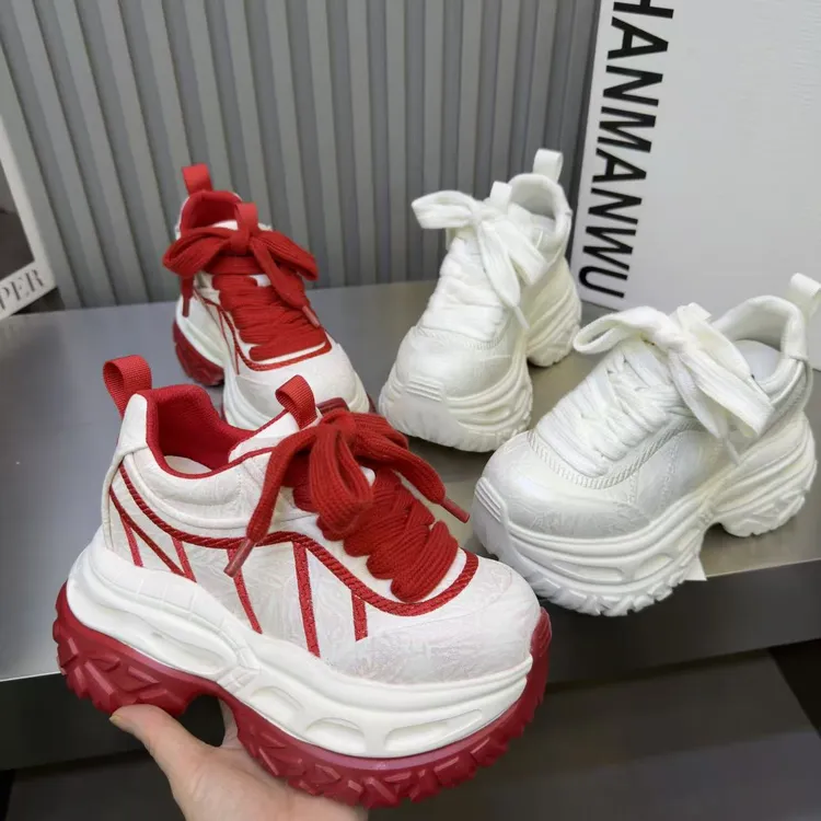 2025秋冬季新款厚底老爹鞋女黑色轮胎增高休闲鞋网红慢跑步运动鞋