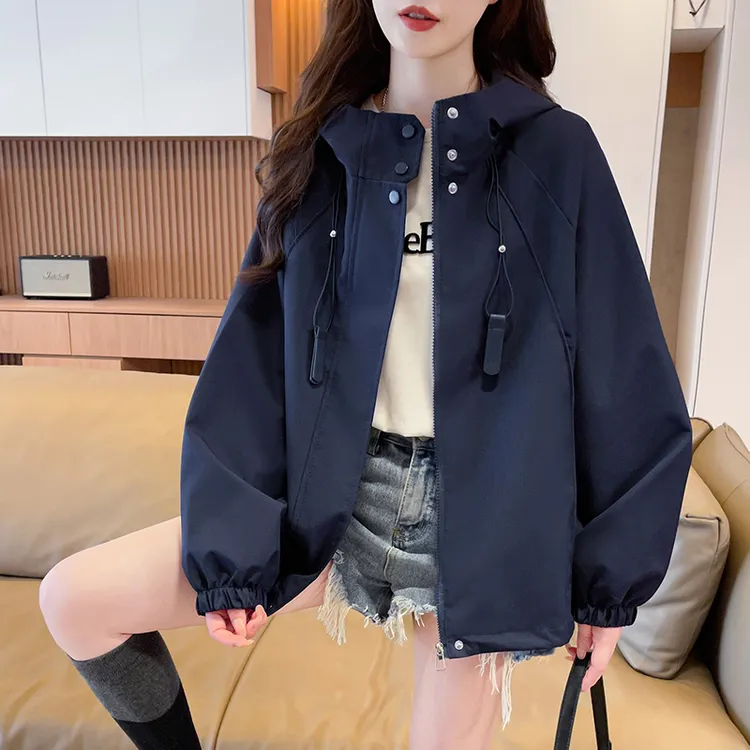 短款设计感连帽加棉冲锋衣外套女2025秋冬宽松小个子工装夹克上衣