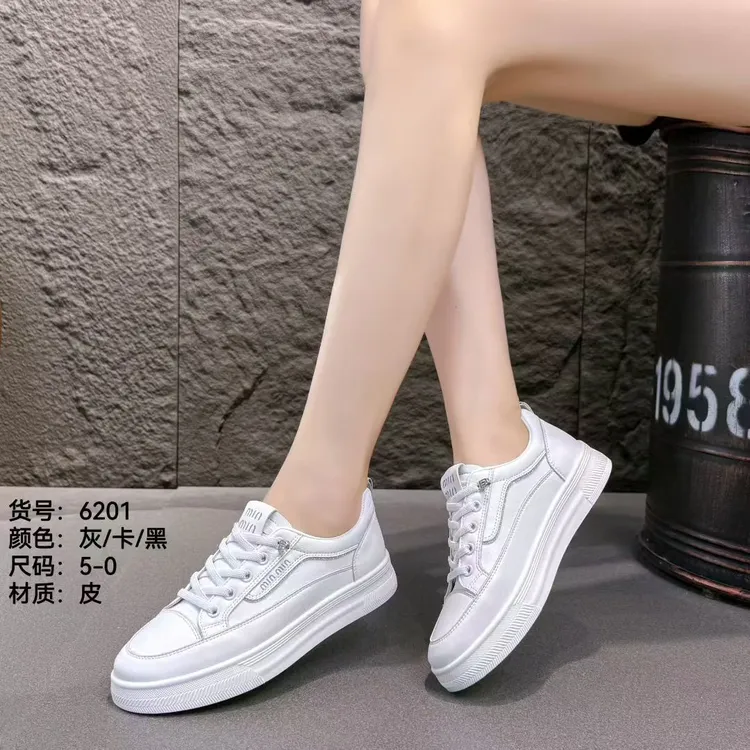 2025年秋季新款胶粘平底板鞋纳帕皮休闲板鞋潮流运动时尚百搭