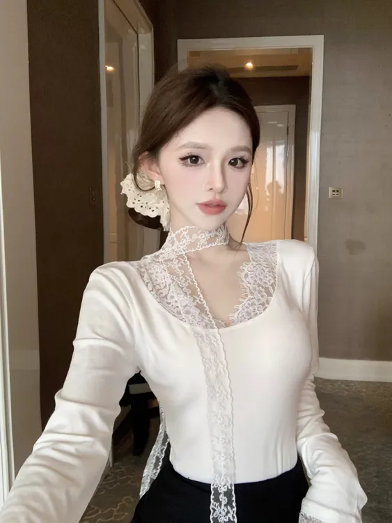 纯欲辣妹v领飘带挂脖上衣女秋冬白色长袖t恤高级感蕾丝打底衫内搭