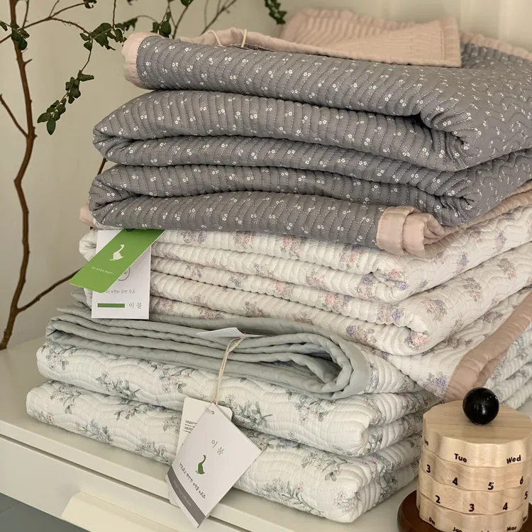 大鹅莫代尔床盖夏季凉快软凉席1.5/1.8床2米双面可水洗加厚绗缝