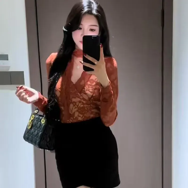 气质辣妹性感飘带v领蕾丝衫女别致修身显瘦长袖秋冬加绒打底衫