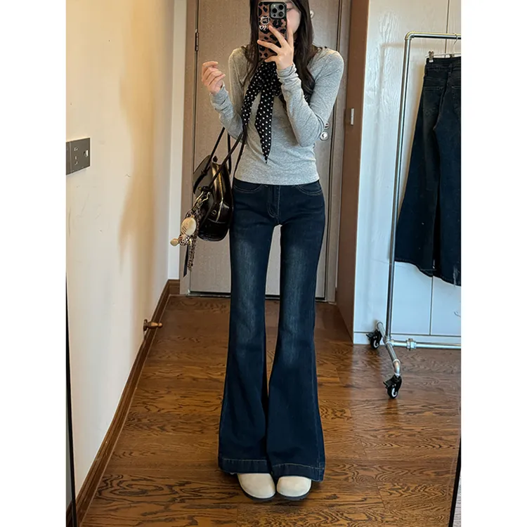 蓝灰色微喇叭牛仔裤女秋季新款复古高腰修身显瘦百搭直筒拖地裤子