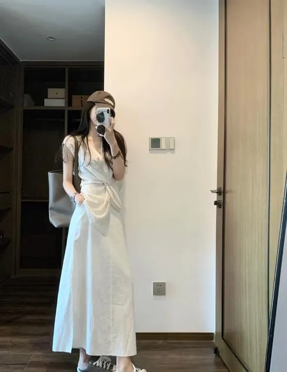 2025夏季新款韩系设计感无袖纽结无袖上衣高腰气质半身裙两件套