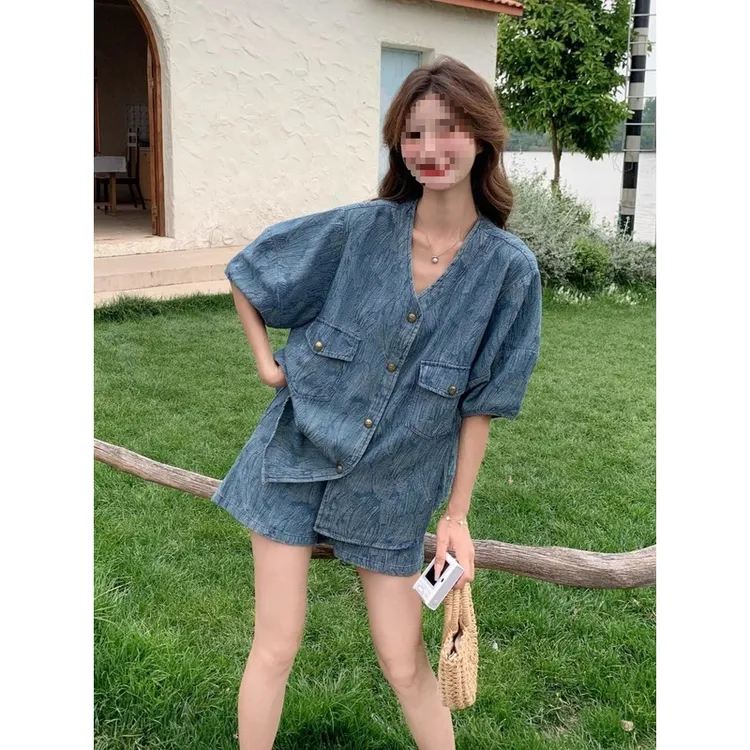 提花牛仔套装夏季女潮2025新款小个子薄款洋气减龄短裤两件套