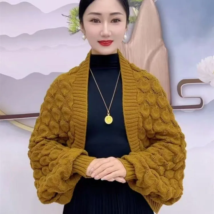 新款披肩女士纯色针织镂空开衫时尚百搭外搭高级感洋气外套围巾