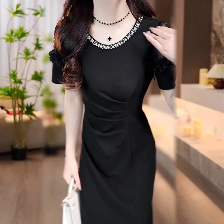 肩部设计感蕾丝镂空短袖连衣裙裙子2025夏季新款经典礼服小黑裙