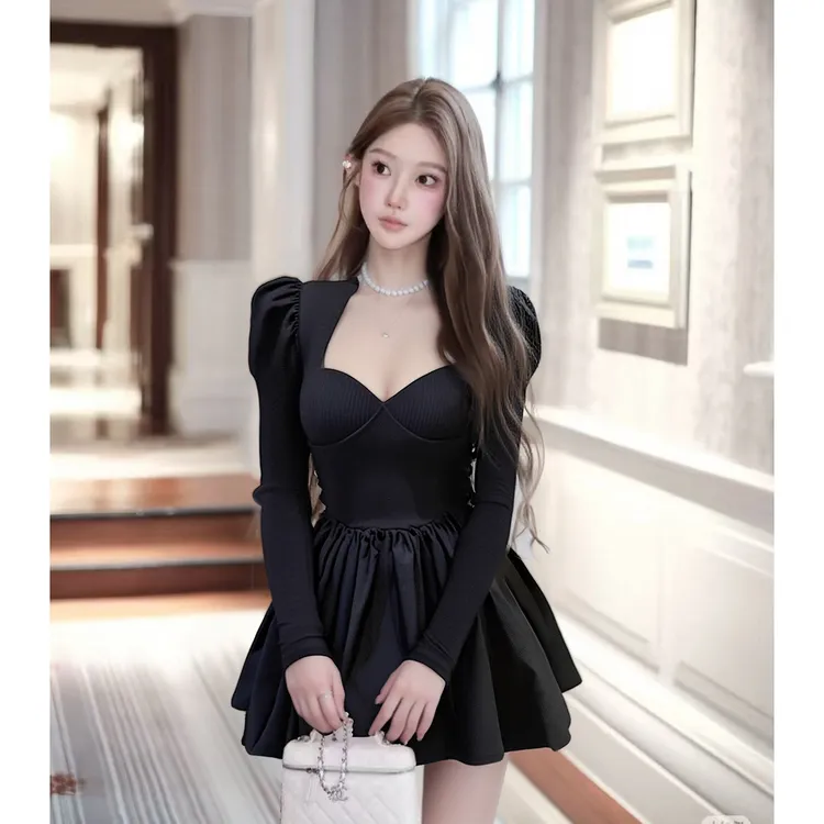 韩系抹胸褶皱连衣裙女2025秋新款轻奢高级感气质小众收腰显瘦短裙