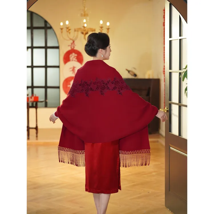披肩外搭女2025新款秋冬季婚礼妈妈喜婆婆配旗袍高端带袖斗篷外套