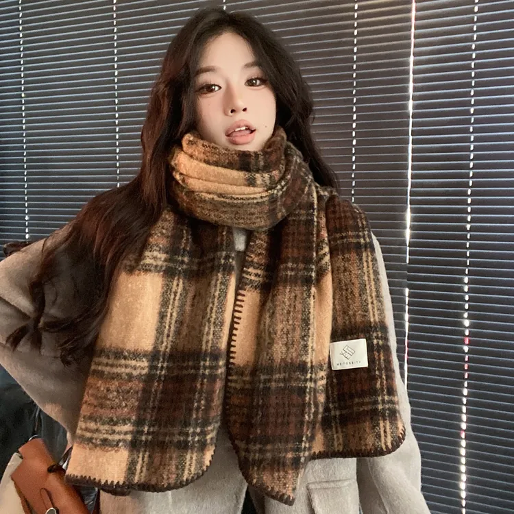 咖色格纹围巾女款2025新款高级感保暖韩系秋冬氛围感长披肩配大衣
