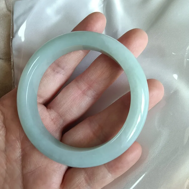天然缅甸翡翠手镯圈口56.5mm
