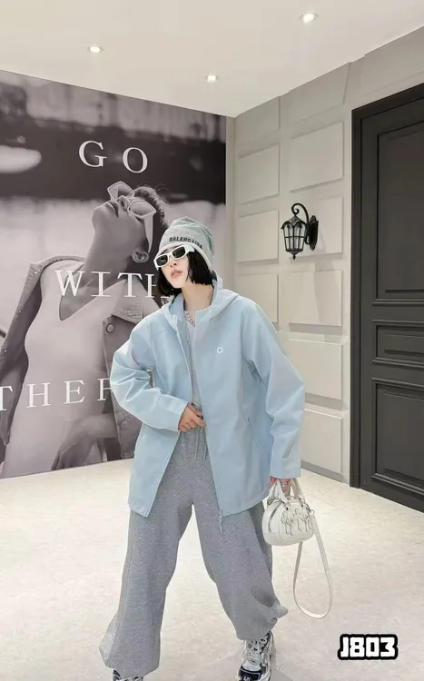 大码女装2025秋季新款连帽拉链宽松百搭休闲长袖外套冲锋衣J803