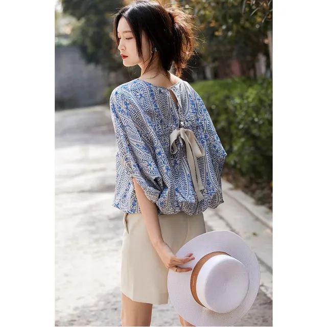 后背蝴蝶结蝙蝠袖衬衫女夏季设计感小众复古港风宽松套头碎花上衣