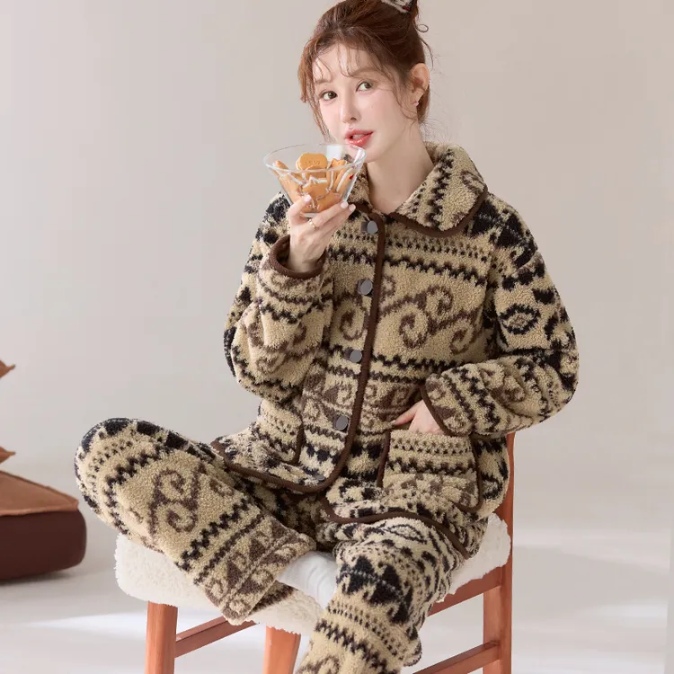 【费尔岛莎粒绒】可外穿女士秋冬天复古风家居服法兰绒保暖睡衣套装