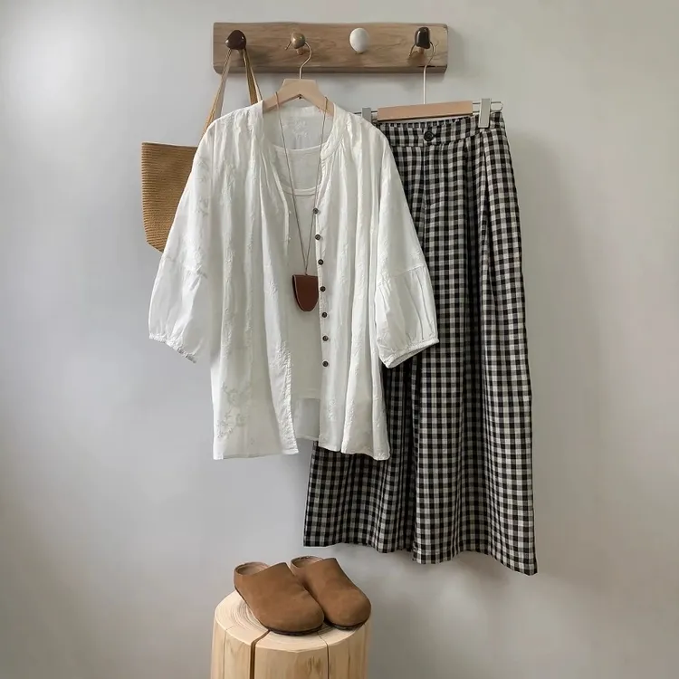 女装夏季新款时尚套装ins法式刺绣设计感白色衬衫搭配格子阔腿裤