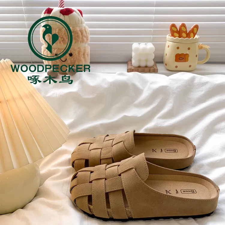 啄木鸟编织勃肯鞋包头半拖鞋女外穿2025春夏新款复古厚底沙滩拖鞋