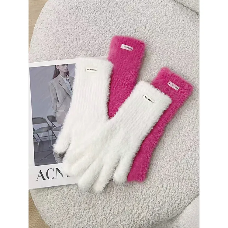 六指导 初雪约定 毛茸茸软糯手套女新款时尚百搭防寒保暖分指护手