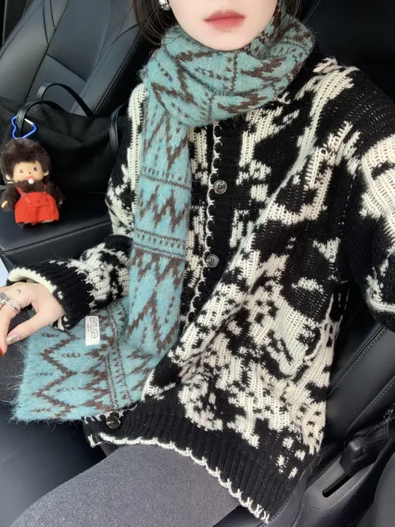 2025秋冬新款韩系洋气百搭气质黑白撞色小翻领针织开衫毛衣外套