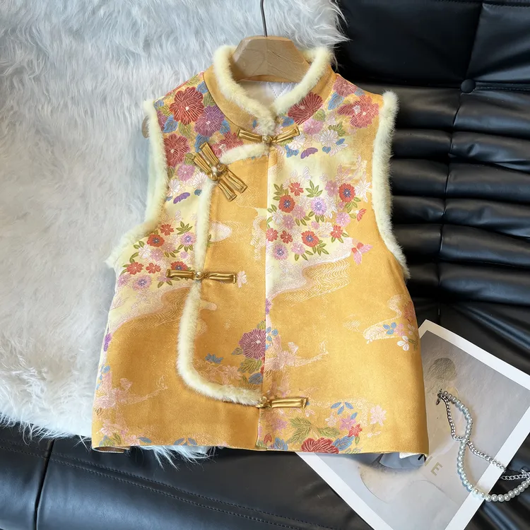 黄色新中式盘扣提花马甲女冬季新款高端毛毛拼接复古夹棉外套马夹